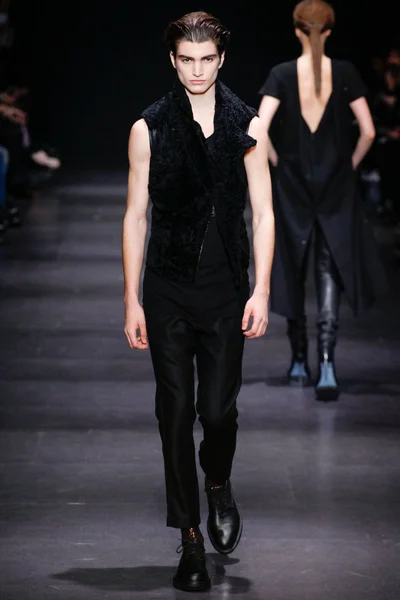 Look 17